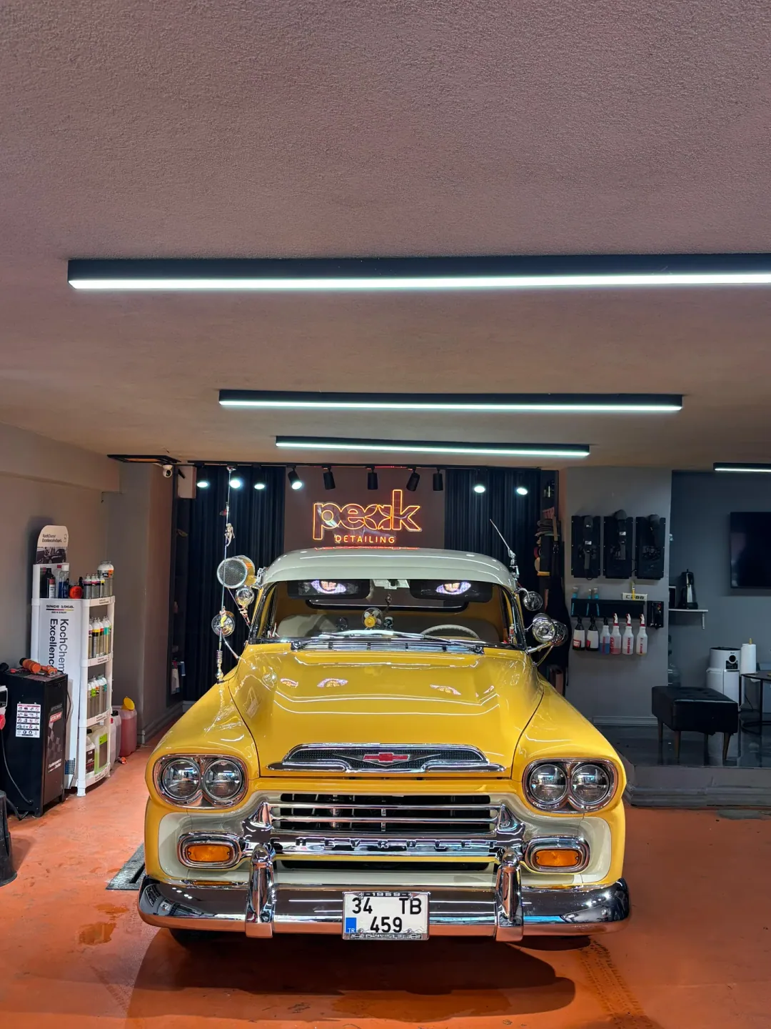 Chevrolet Apache — Boya Düzeltme · Detaylı İç Temizlik